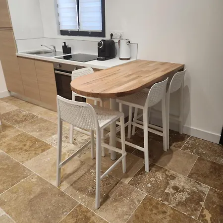 Maison Cosy Avec Parking Privé Et Climatisation Nimes
